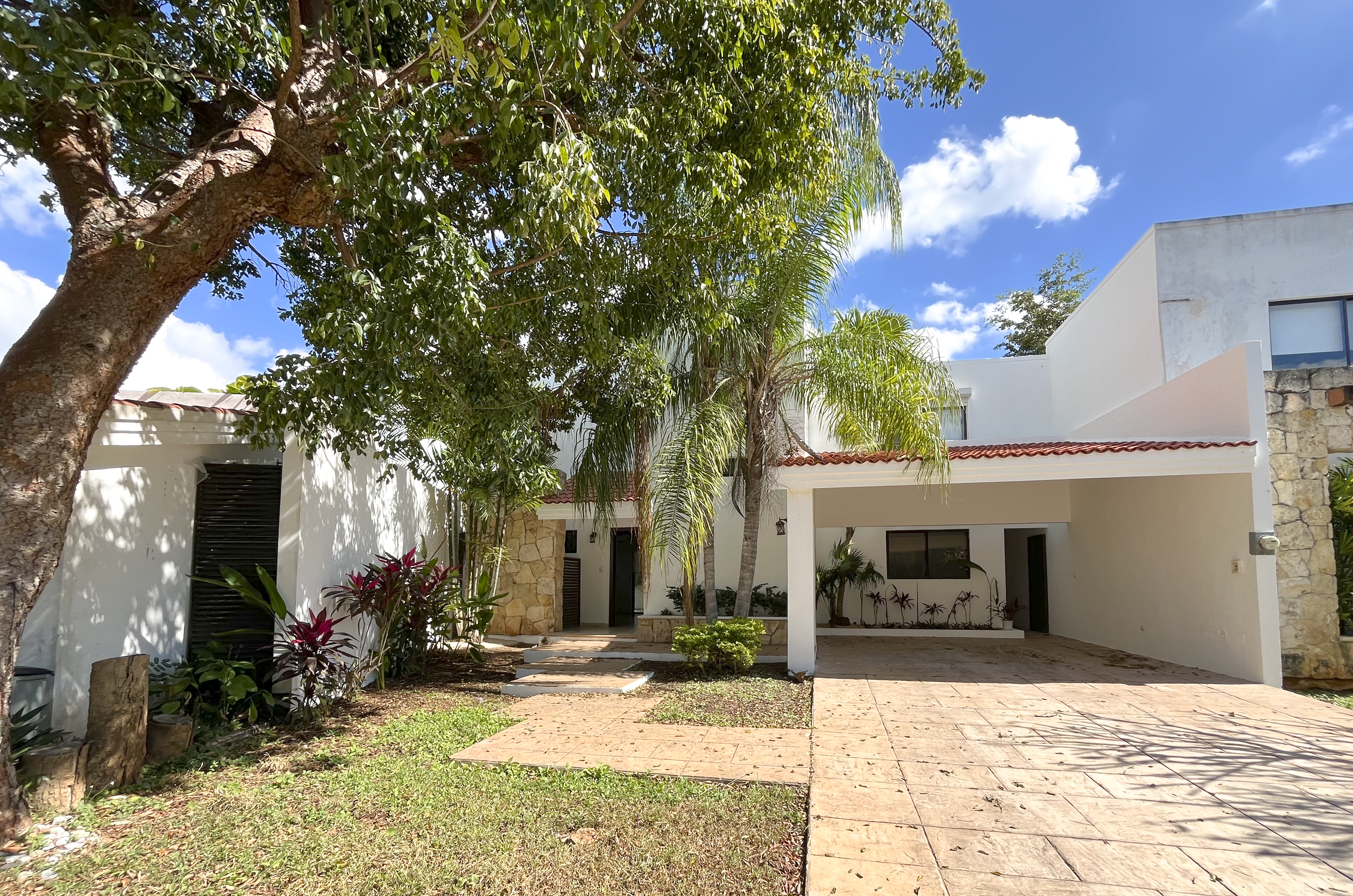 1702-Casa-en-renta-privada-cocoyoles-Merida-tres-recamaras-con-piscina (6).jpg